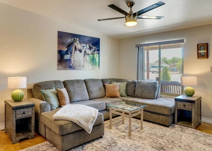 Holiday home Outdoor Sanctuary + Gym! Retreat 4 Mi To Reid Park