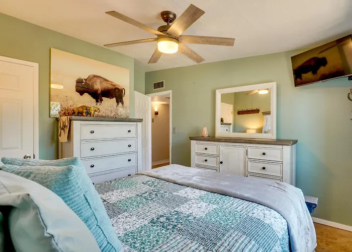 Outdoor Sanctuary + Gym! Retreat 4 Mi To Reid Park Holiday home